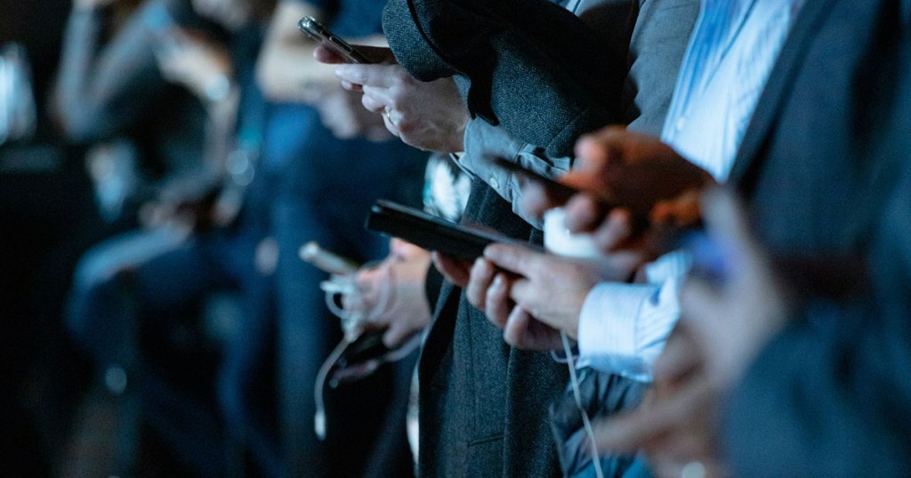 Redes sociais e depressão: quando o feed reforça o vazio